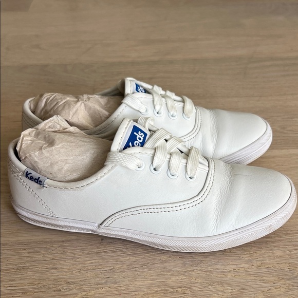 Keds Kids Classic champion White Sneakers - all white - size 13.5 - Picture 1 of 7